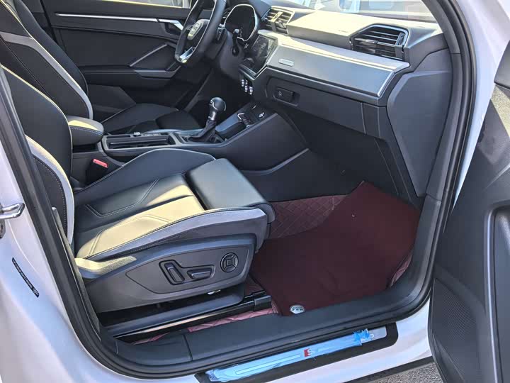 Фото 4 - Audi Q3