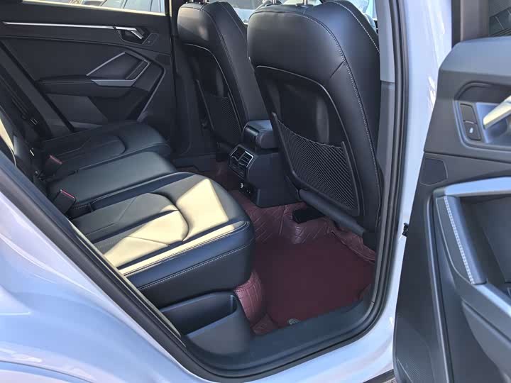 Фото 8 - Audi Q3