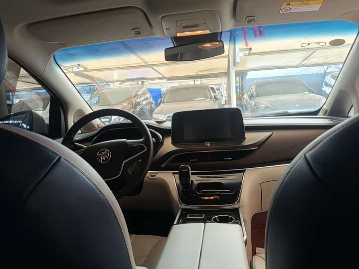 Фото 7 - Buick GL8 ES