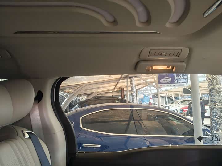 Фото 9 - Buick GL8 ES