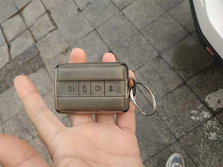 Фото 9 - Tank 500 Hybrid