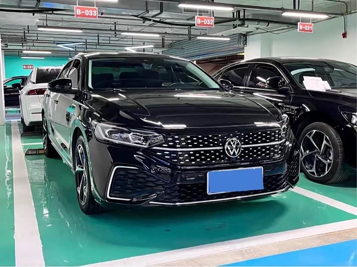 Фото 1 - Volkswagen Passat