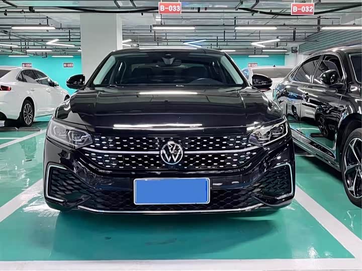 Фото 2 - Volkswagen Passat