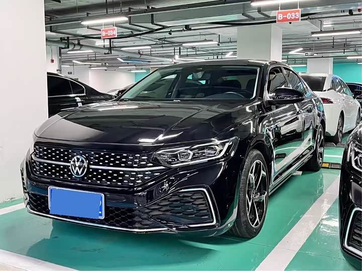 Фото 3 - Volkswagen Passat