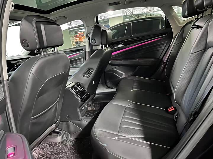 Фото 7 - Volkswagen Passat