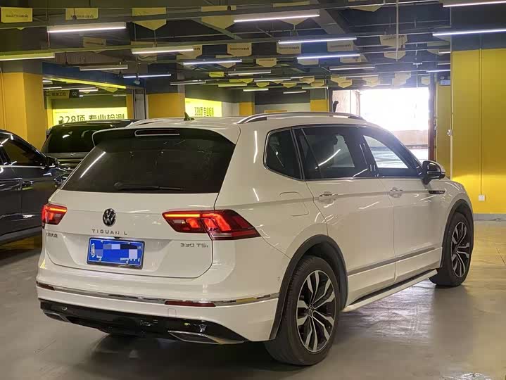 Фото 2 - Volkswagen Tiguan L Pro