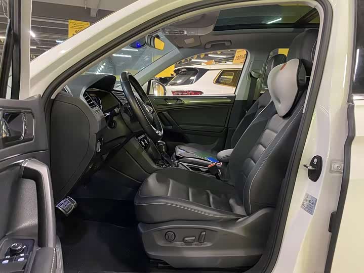 Фото 4 - Volkswagen Tiguan L Pro