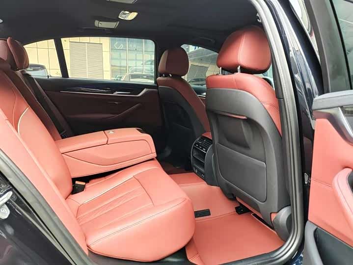 Фото 5 - BMW 5 Series