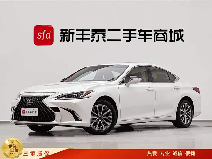 Фото 1 - Lexus ES