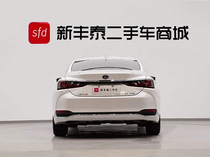 Фото 7 - Lexus ES