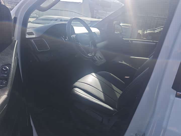 Фото 5 - Maxus G20