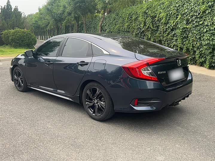 Фото 9 - Honda Civic