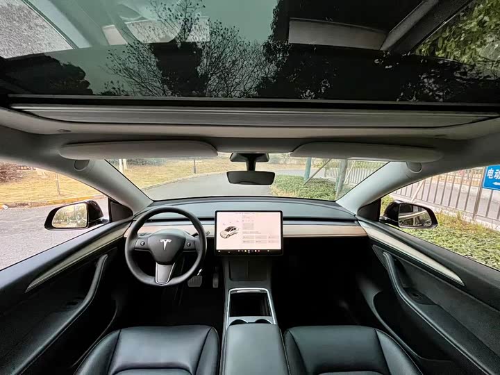 Фото 4 - Tesla Model Y