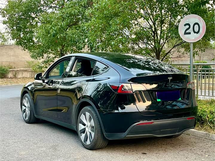 Фото 9 - Tesla Model Y