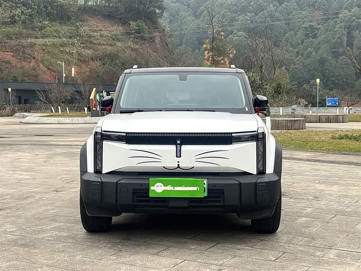 Фото 2 - Chery iCar 03