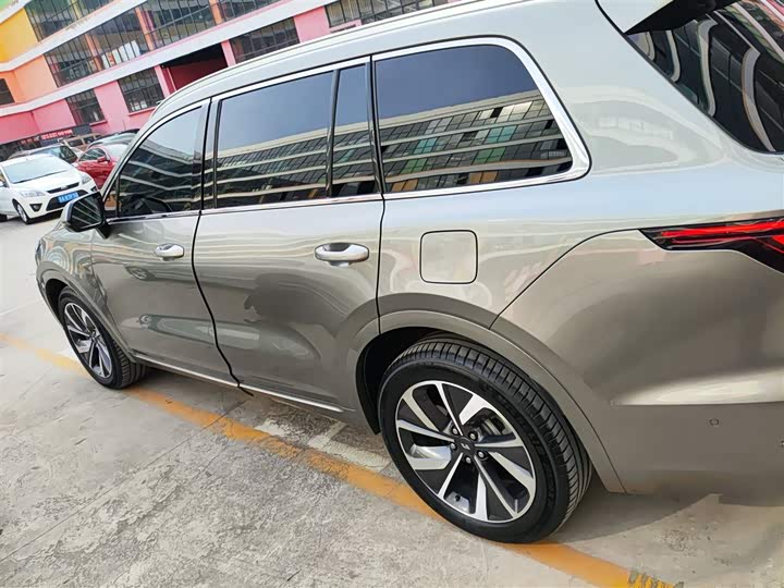 Фото 5 - LiXiang One