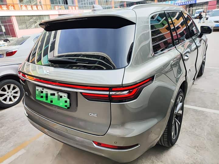 Фото 7 - LiXiang One