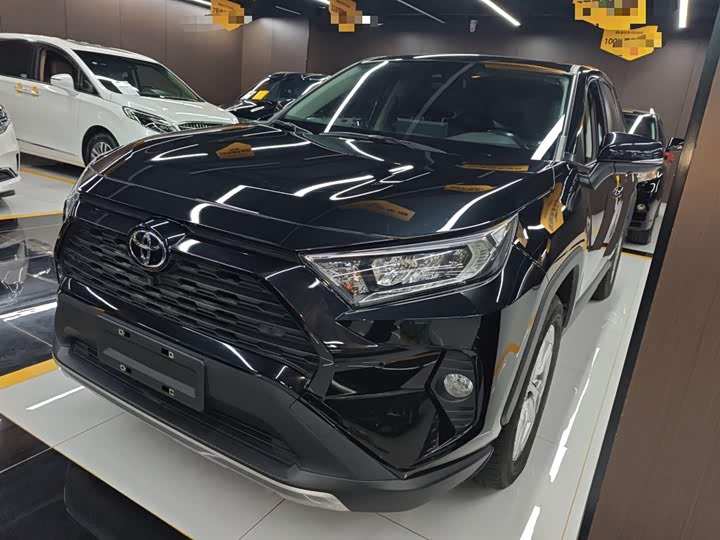 Фото 2 - Toyota RAV4