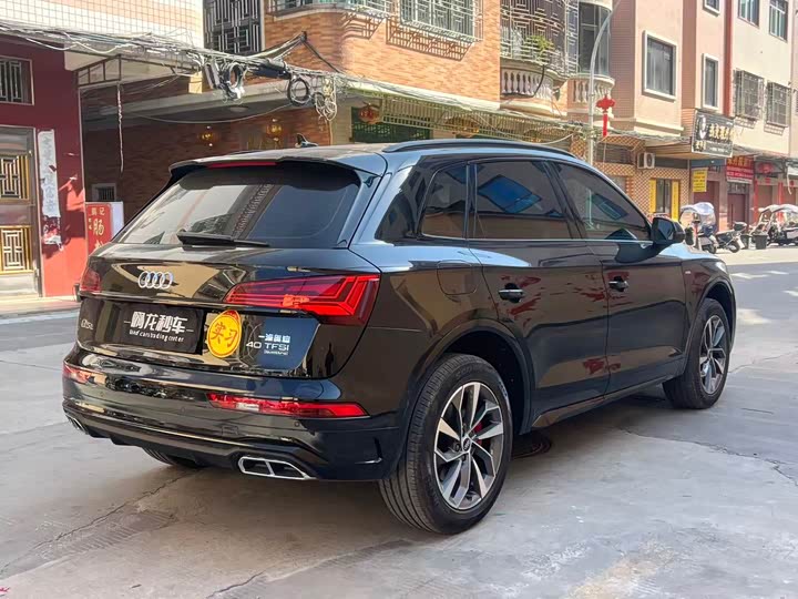 Фото 7 - Audi Q5L