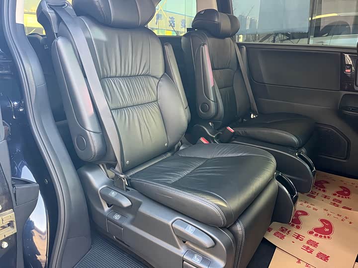 Фото 8 - Honda Odyssey