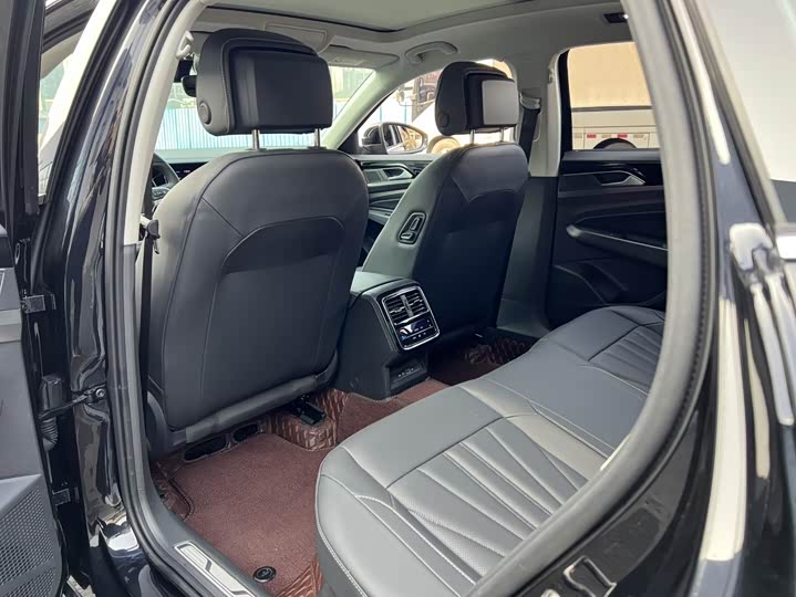 Фото 7 - Volkswagen Passat