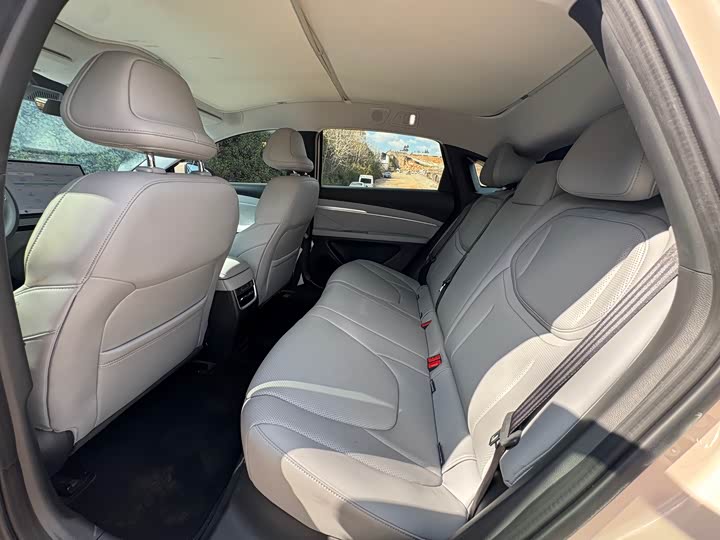 Фото 5 - XPeng Mona M03