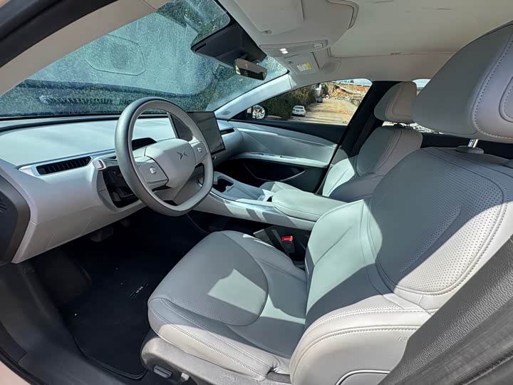 Фото 6 - XPeng Mona M03