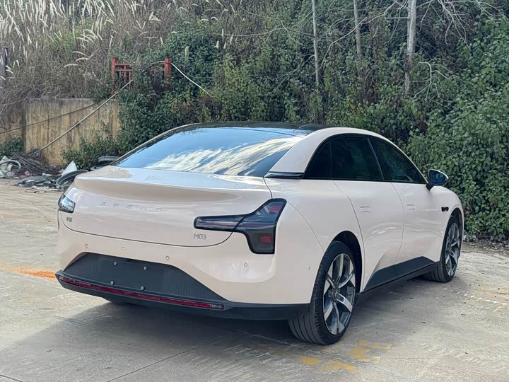 Фото 7 - XPeng Mona M03