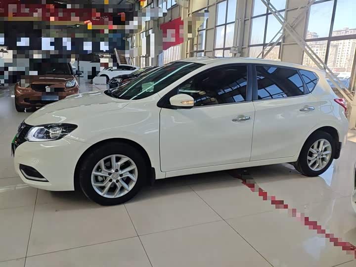 Фото 5 - Nissan Tiida