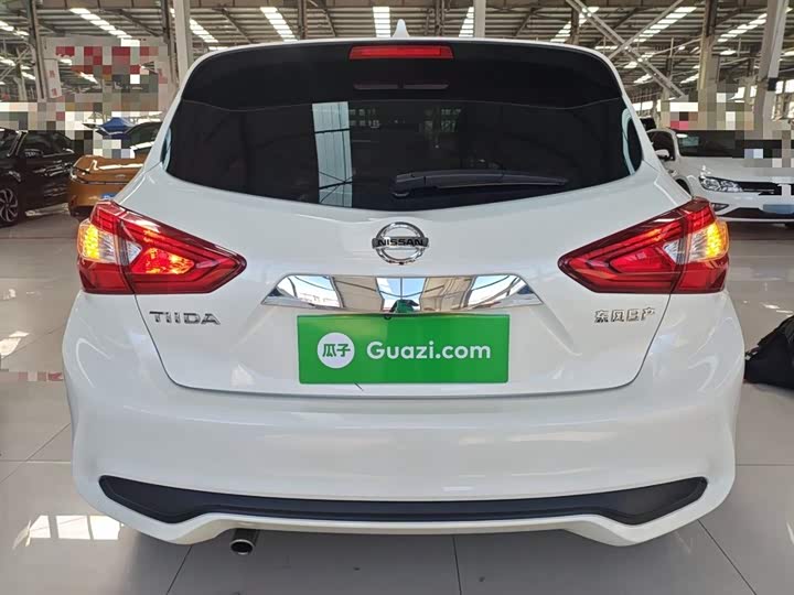 Фото 6 - Nissan Tiida