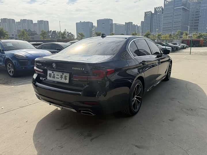 Фото 9 - BMW 5 Series