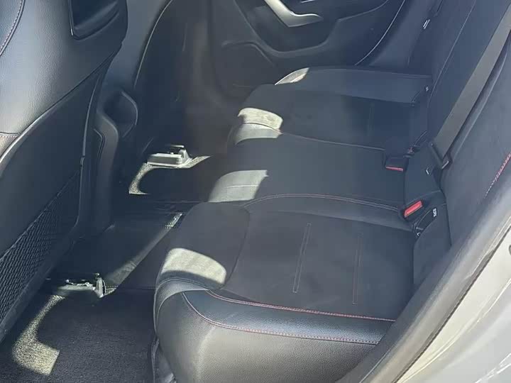 Фото 4 - Mercedes-Benz CLA-Class