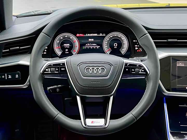 Фото 7 - Audi A6L