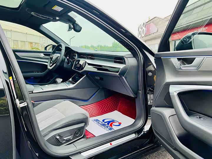 Фото 9 - Audi A6L