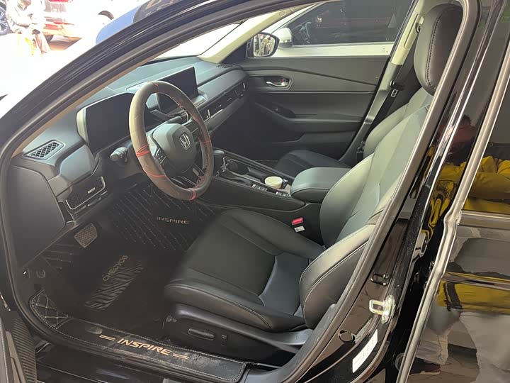 Фото 4 - Honda Inspire