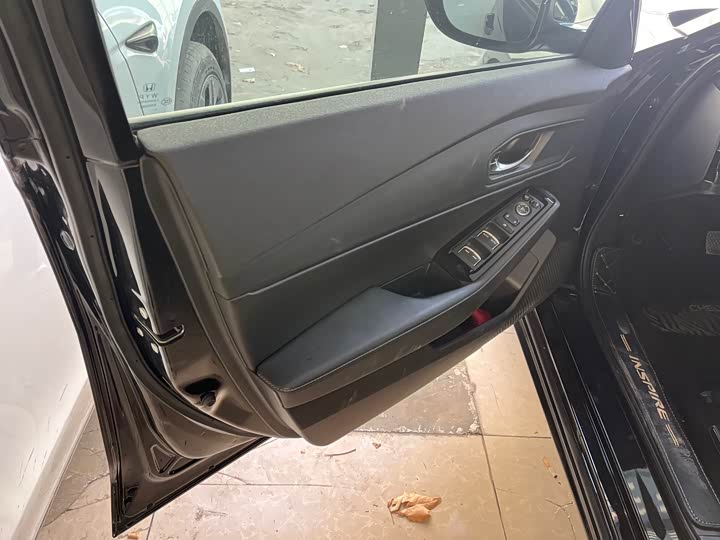 Фото 5 - Honda Inspire