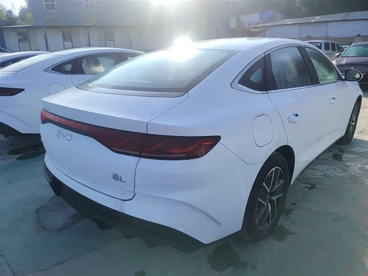 Фото 7 - BYD Qin L
