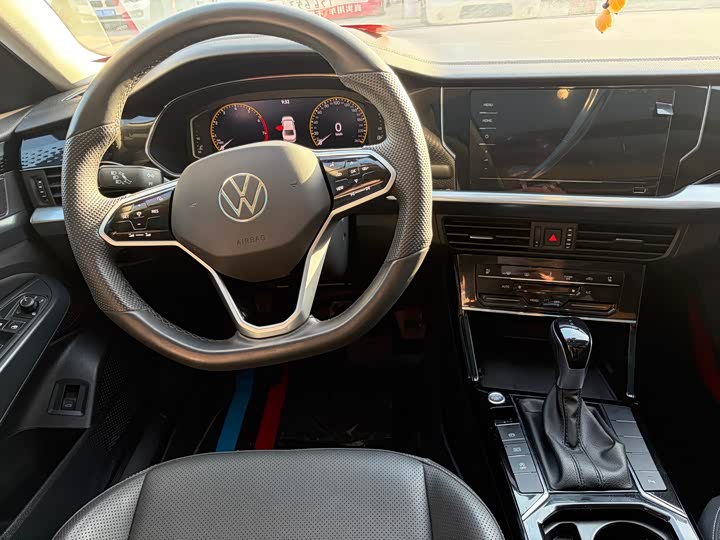 Фото 9 - Volkswagen Passat