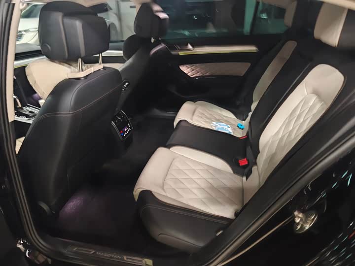 Фото 2 - Volkswagen Magotan