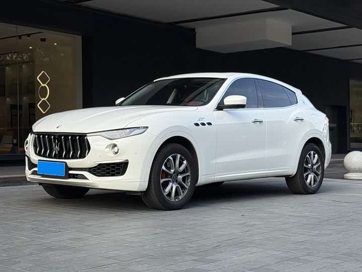 Фото 1 - Maserati Levante