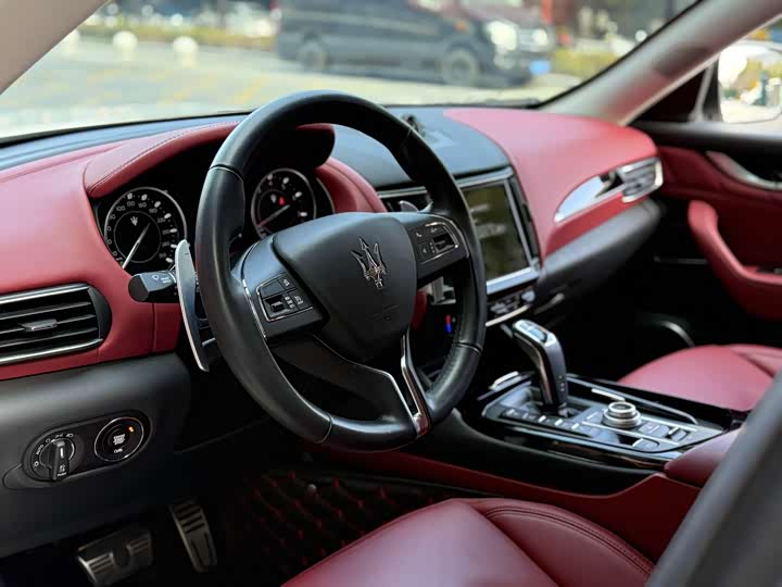 Фото 5 - Maserati Levante