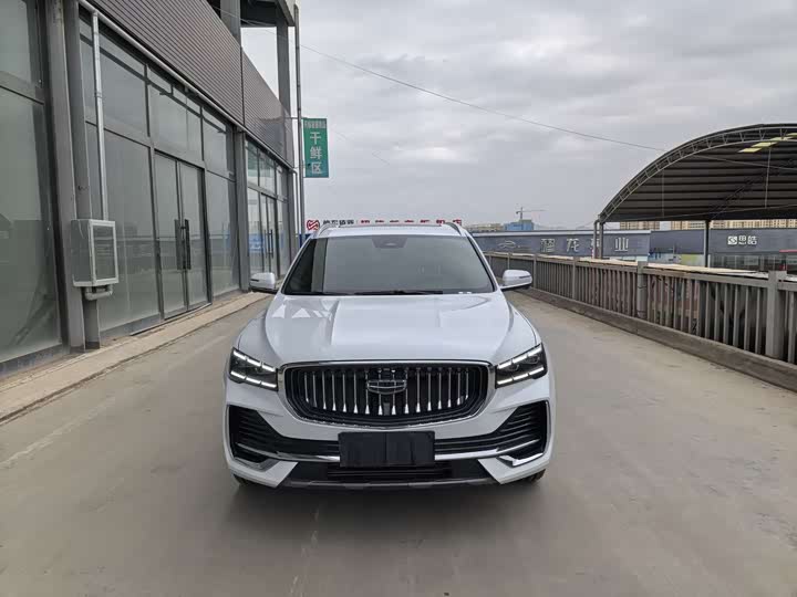 Фото 2 - Geely Monjaro