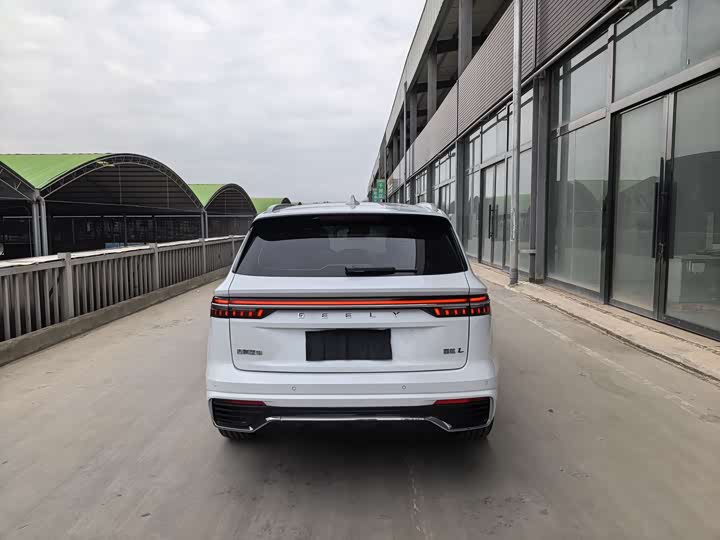 Фото 5 - Geely Monjaro