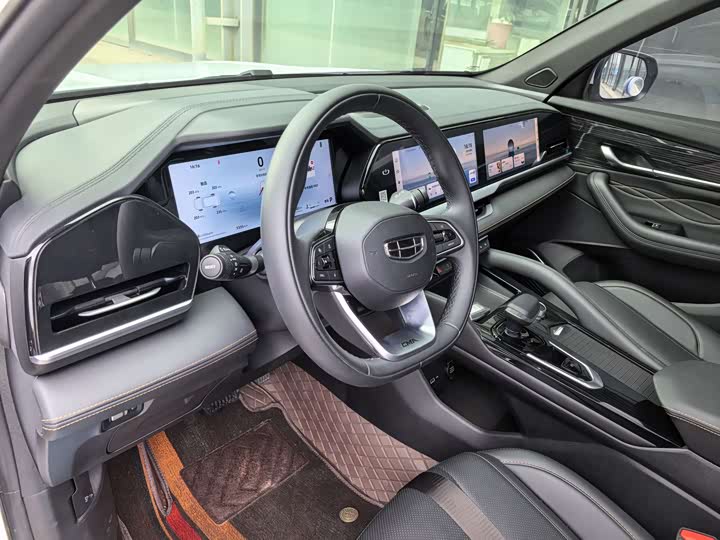 Фото 8 - Geely Monjaro