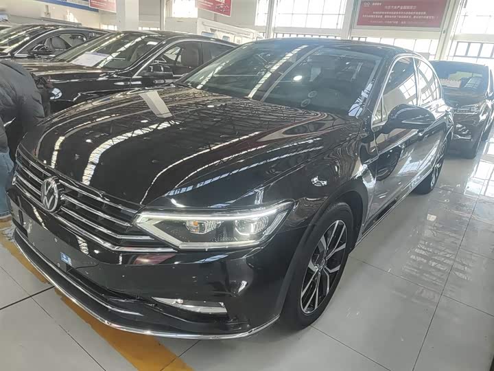 Фото 2 - Volkswagen Magotan