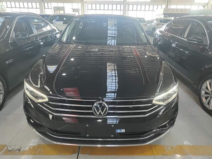 Фото 3 - Volkswagen Magotan