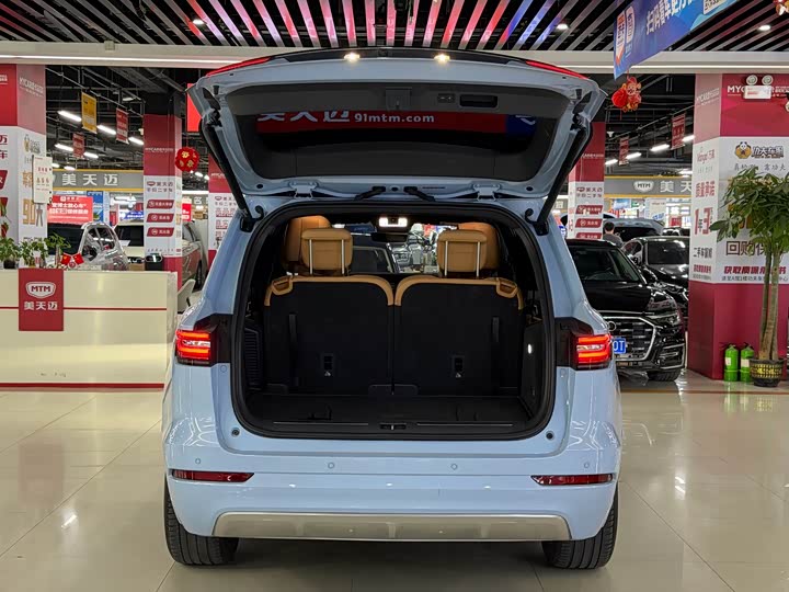 Фото 8 - LiXiang One