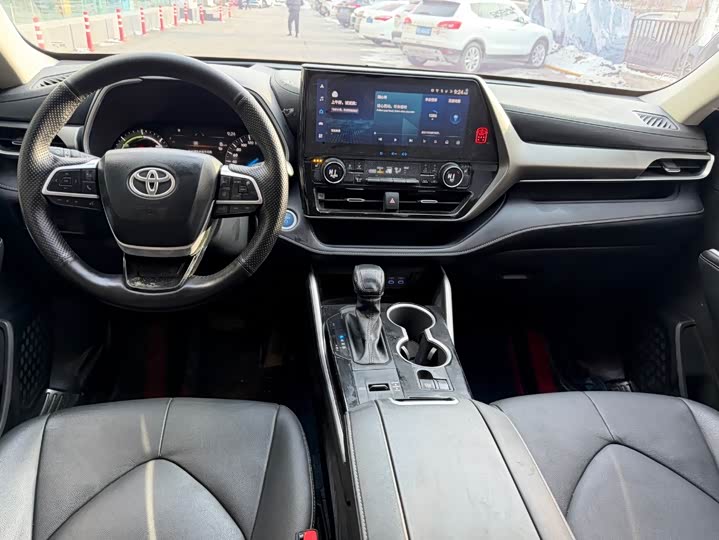 Фото 3 - Toyota Highlander