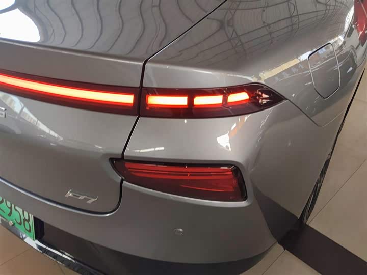 Фото 8 - XPeng P7