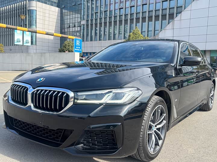 Фото 1 - BMW 5 Series